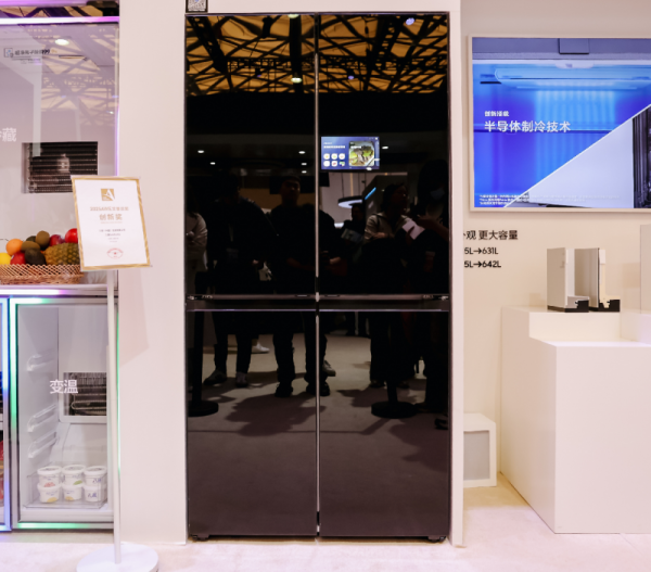 汇盈策略 清爽一夏 三星AI神 冰箱9系储鲜有道 守护全家饮食健康